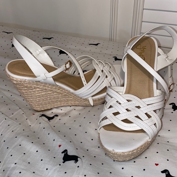 white wedges - Picture 1 of 3